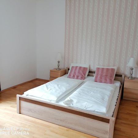 Fukas Apartments Νίτρα Εξωτερικό φωτογραφία