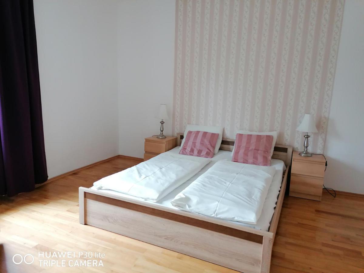 Fukas Apartments Νίτρα Εξωτερικό φωτογραφία